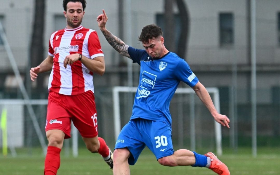 La Pianese resta in dieci, soffre ma alla fine passa la Vis Pesaro: termina 2-0 al “Benelli”